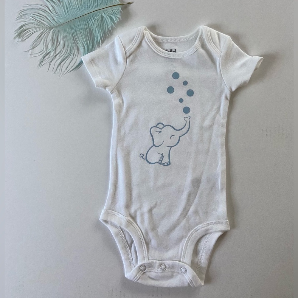 4/$15 ❤️ NWOT Baby Elephant with Bubbles Onesie 3-6Months 🆕